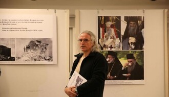 FOTO: U KCNS otvorena izložba fotografija posvećena Amfilohiju Radoviću
