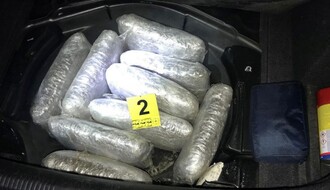 U prtljažniku automobila krio 12 kilograma marihuane