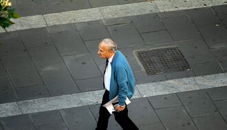 LONČAR: Stariji od 65 godina moći će u šetnju tokom policijskog časa, ali tek posle Uskrsa