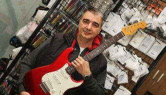 Srđan Janković, majstor za gitare: Svi idu za brzom lovom, a sve je manje muzičkog stvaralaštva (FOTO)