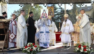 U Novom Sadu kanonizovani vladika Irinej Ćirić i Sveti mučenici bački (FOTO i VIDEO)