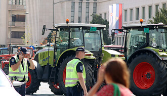 Protesti i blokade poljoprivrednika se nastavljaju i šire