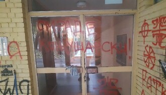 NDNV: Grafiti mržnje na zgradi urednika VOICE-a