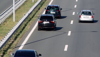 Saobraćajni haos u Sremskim Karlovcima, putuje se i do sat i po do NS