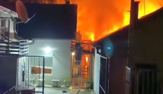 VIDEO: Gorela kuća u Petrovaradinu, materijalna šteta velika