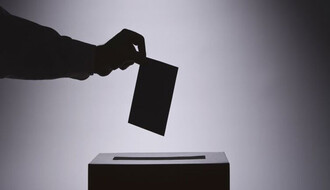 Glasački listić za referendum bele boje, a kontrolni tirkizne