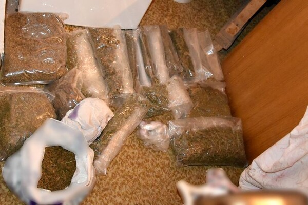 FOTO: Novosađanin u vikendici krio sedam kilograma marihuane