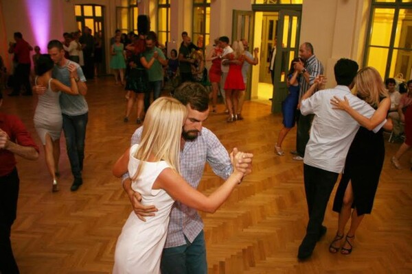 FOTO: Varoš kraj Dunava igrala u ritmu argentinskog plesa