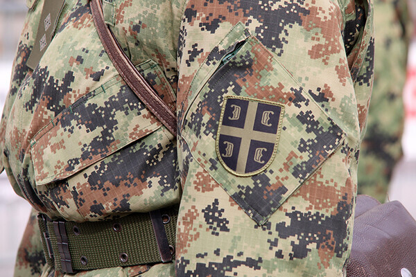 Studenti u blokadi pripadnicima Vojske Srbije: Stanite uz svoj narod