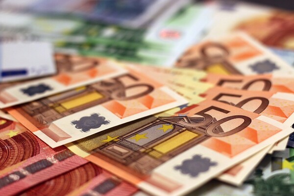MALI: Svi punoletni građani do kraja godine dobijaju od države još po 50 evra, penzioneri 100