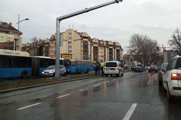 Tokom vikenda na novosadskim ulicama 15 saobraćajki, povređeno četvoro