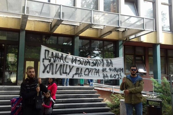 NASTAVLJAJU BORBU: Porodica Jakšić stupila u štrajk glađu
