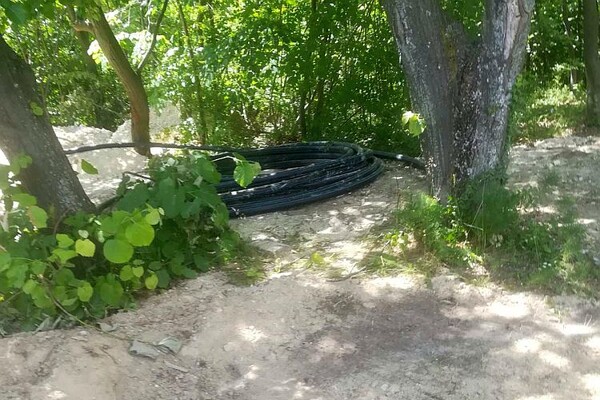 FOTO: U okolini Novog Sada otkrivena nelegalna vodovodna mreža