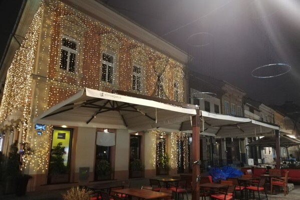 FOTO PRIČA: Novi Sad u jeku epidemije, centar nakon 18 časova