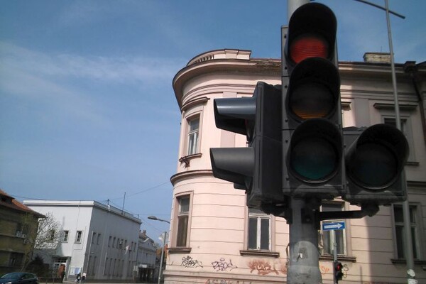 Novi Sad dobija osam novih semafora